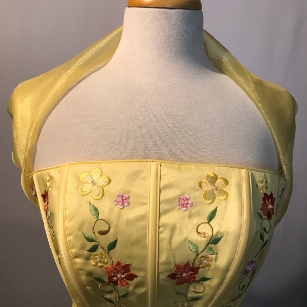 Yellow Quinceañera/ Prom Dress - Picture 5 of 8